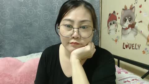 Snapshot of bellbabe chatting on 02.04.25 Bella online show from 02.04.25