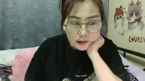 Snapshot of bellbabe chatting on 03.04.25 Bella online show from 03.04.25