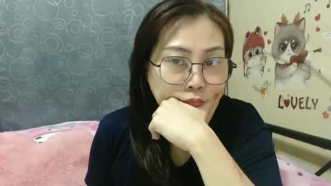 Snapshot of bellbabe chatting on 03.08.25 Bella online show from 03.08.25