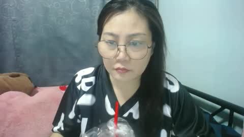 Snapshot of bellbabe chatting on 04.30.26 Bella online show from 04.30.26