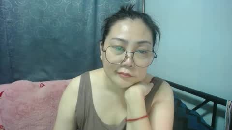 Snapshot of bellbabe chatting on 05.04.26 Bella online show from 05.04.26