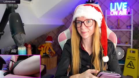 Snapshot of belle_alice chatting on 12.17.24 Alice online show from 12.17.24