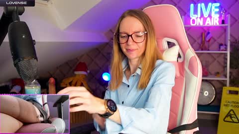 Snapshot of belle_alice chatting on 01.29.25 Alice online show from 01.29.25