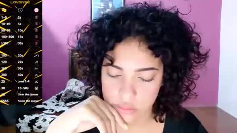 Snapshot of belle_katty000 chatting on 11.11.25 SOFIA online show from 11.11.25