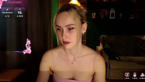 Snapshot of belle_vill chatting on 09.12.25 Belle online show from 09.12.25