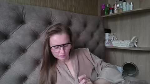 Snapshot of belleamiee chatting on 10.03.25 Amelia online show from 10.03.25
