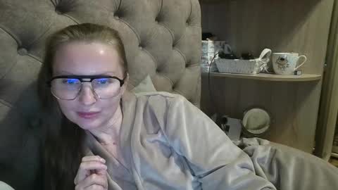 Snapshot of belleamiee chatting on 10.13.25 Amelia online show from 10.13.25
