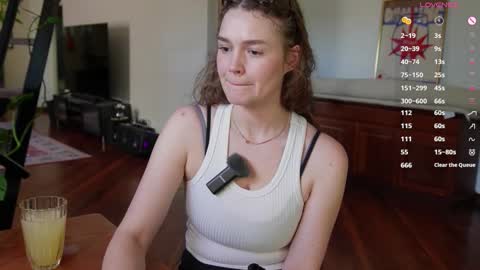 Snapshot of bellebabyboo chatting on 10.15.25 BELLE   online show from 10.15.25