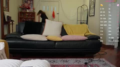 Snapshot of bellebabyboo chatting on 10.21.25 BELLE   online show from 10.21.25