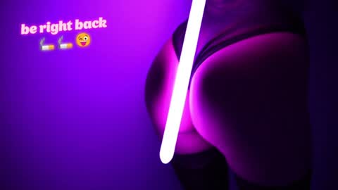 Snapshot of bellezza_ chatting on 01.21.25 Your Annabelle Wolf online show from 01.21.25