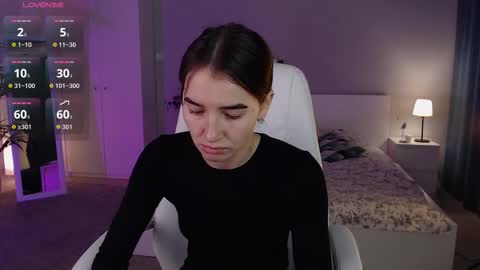 Bella online show from 09.29.25