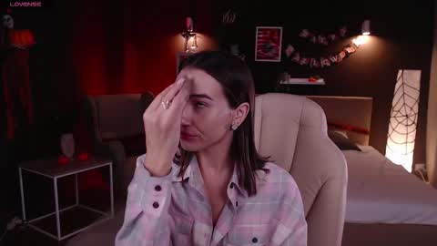 Bella online show from 10.23.25