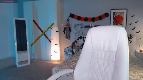 Bella online show from 10.30.25