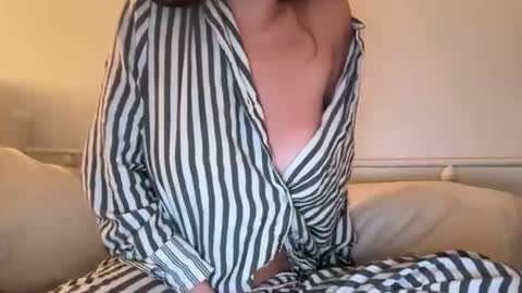 Snapshot of bellybabydoll chatting on 01.19.26 bellybabydoll online show from 01.19.26