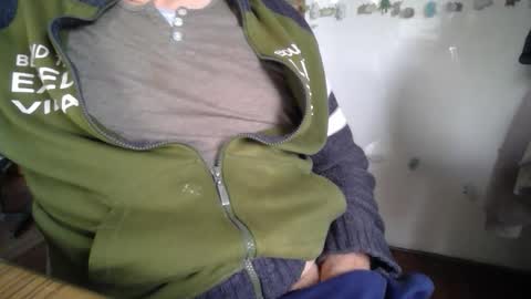 Snapshot of bemichel chatting on 11.02.25 jaimetout online show from 11.02.25