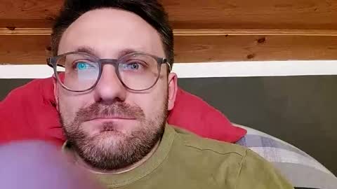 Snapshot of ben00189 chatting on 02.25.26 ben00189 online show from 02.25.26