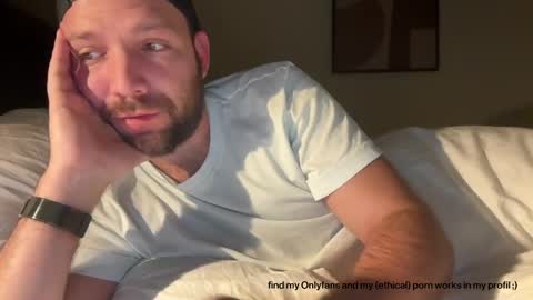 Snapshot of ben_nm chatting on 11.09.25 Ben N. online show from 11.09.25