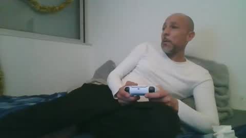 Snapshot of benbare13 chatting on 12.25.24 benbare13 online show from 12.25.24