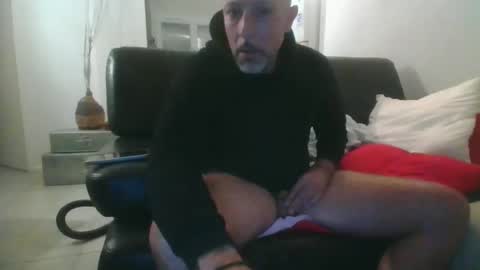 Snapshot of benbare13 chatting on 11.11.25 benbare13 online show from 11.11.25