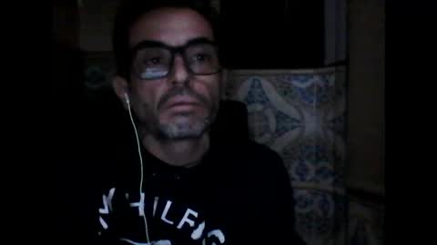 Snapshot of benidorm9 chatting on 05.17.26 benidorm9 online show from 05.17.26