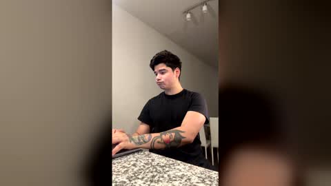 benisback11b online show from 04.22.26