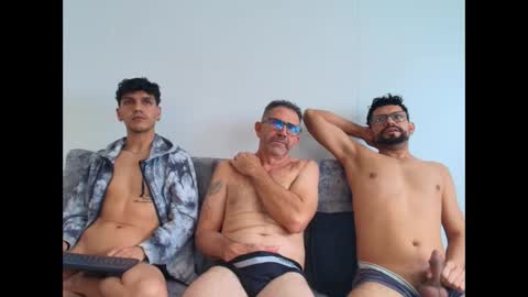 Snapshot of benjamin613999 chatting on 12.14.25 benjamin online show from 12.14.25