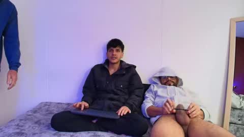 Snapshot of benjamin613999 chatting on 12.16.25 benjamin online show from 12.16.25