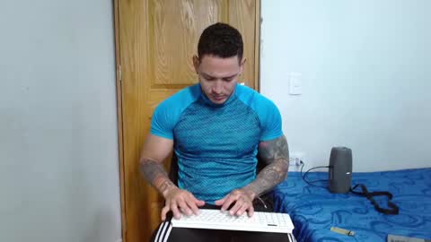 Snapshot of benjamin_isaac chatting on 01.03.25 benjamin_isaac online show from 01.03.25