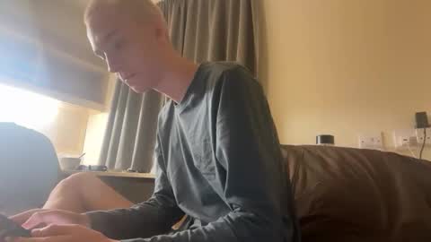 benji_j8 online show from 11.14.25