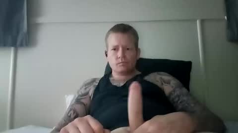 Snapshot of bennyinbrissy chatting on 02.15.26 bennyinbrissy online show from 02.15.26