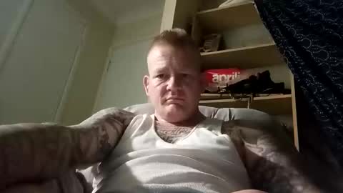 Snapshot of bennyinbrissy chatting on 04.29.26 bennyinbrissy online show from 04.29.26