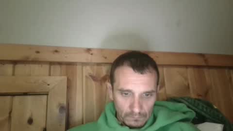 Snapshot of bennymn chatting on 05.18.26 benny and innocentvixon online show from 05.18.26