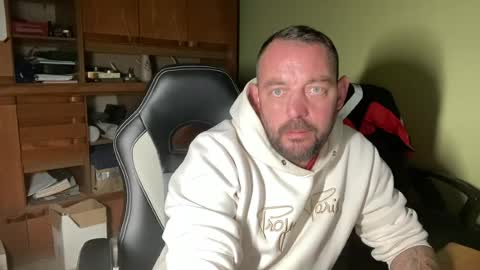 Snapshot of benochau chatting on 08.02.26 benochau online show from 08.02.26