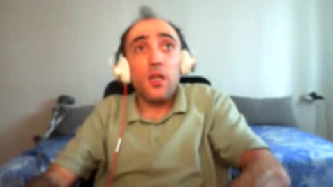 Snapshot of bentish chatting on 04.25.26 bentish online show from 04.25.26