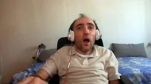 Snapshot of bentish chatting on 04.28.26 bentish online show from 04.28.26
