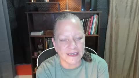 Snapshot of bentmountain chatting on 04.28.26 DeniseDavid online show from 04.28.26