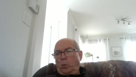 bernard1102 online show from 04.15.26