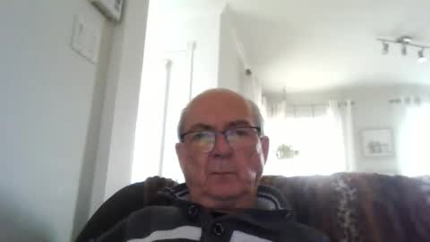 Snapshot of bernard1102 chatting on 04.30.26 bernard1102 online show from 04.30.26