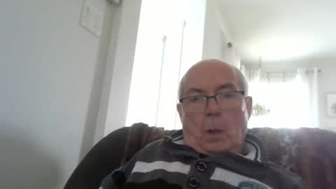 Snapshot of bernard1102 chatting on 05.01.26 bernard1102 online show from 05.01.26