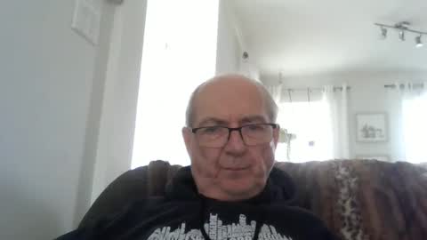 Snapshot of bernard1102 chatting on 05.02.26 bernard1102 online show from 05.02.26