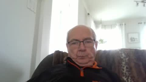 Snapshot of bernard1102 chatting on 05.07.26 bernard1102 online show from 05.07.26