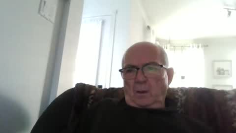 Snapshot of bernard1102 chatting on 05.20.26 bernard1102 online show from 05.20.26