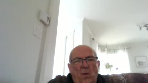 Snapshot of bernard1102 chatting on 05.21.26 bernard1102 online show from 05.21.26