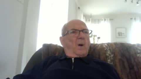 Snapshot of bernard1102 chatting on 05.31.26 bernard1102 online show from 05.31.26