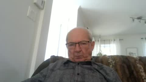 Snapshot of bernard1102 chatting on 06.17.26 bernard1102 online show from 06.17.26