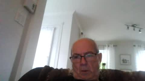 Snapshot of bernard1102 chatting on 07.14.26 bernard1102 online show from 07.14.26