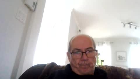 Snapshot of bernard1102 chatting on 08.03.26 bernard1102 online show from 08.03.26