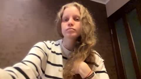 Sophia online show from 10.21.25