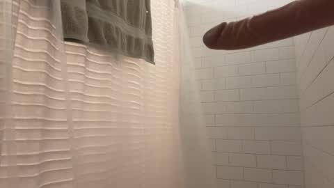 Snapshot of berriess_ chatting on 11.23.25 berriess_ online show from 11.23.25