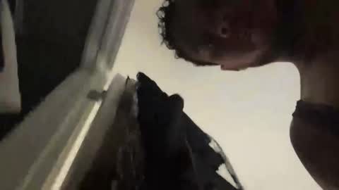 Snapshot of berriess_ chatting on 12.04.25 berriess_ online show from 12.04.25